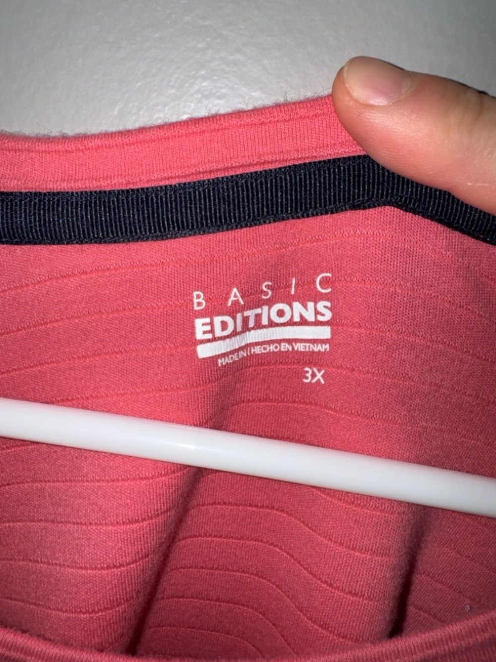 Women’s Basic Editions Shirt - Picture 3 of 4